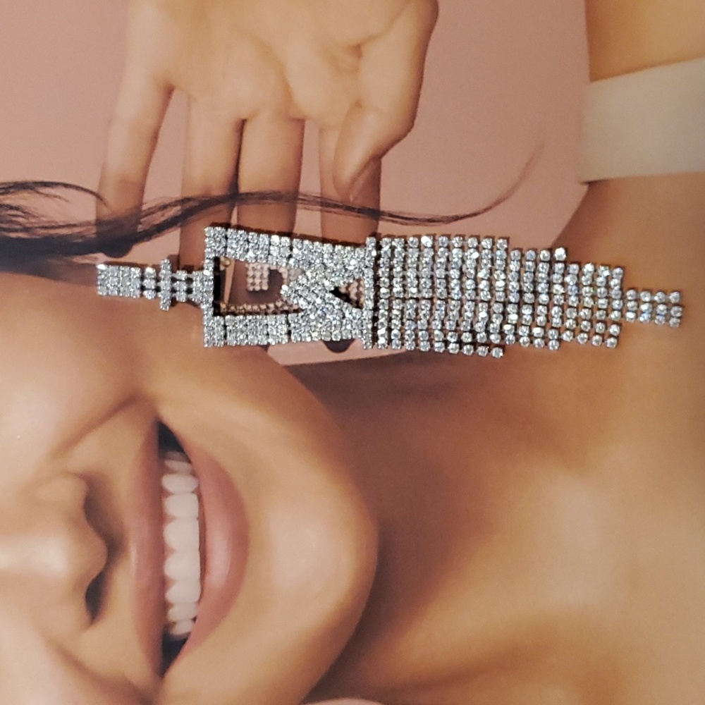 "W" ALPHABET EARRING